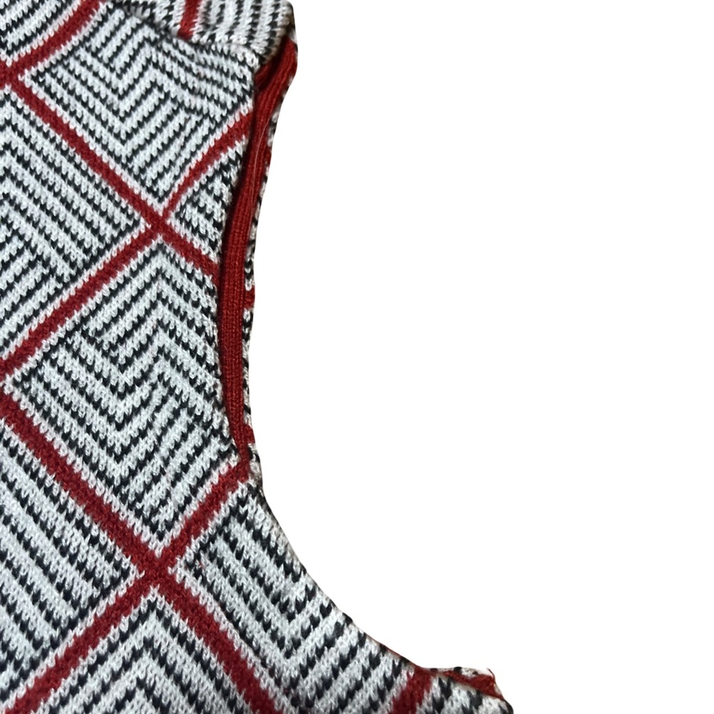 SVRNAA Knit Dress with Geometric Print in Red, White and Black Size M - Picture 9 of 13